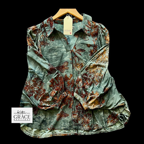 "Flora"  3/4 Blouse with Flocked Detals - The Katie Grace Boutique